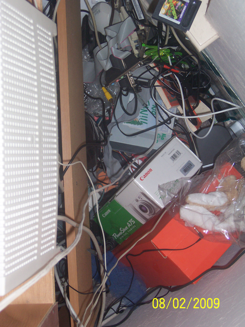 Illustration for article titled 10 Of Your Biggest Cable Management Disasters